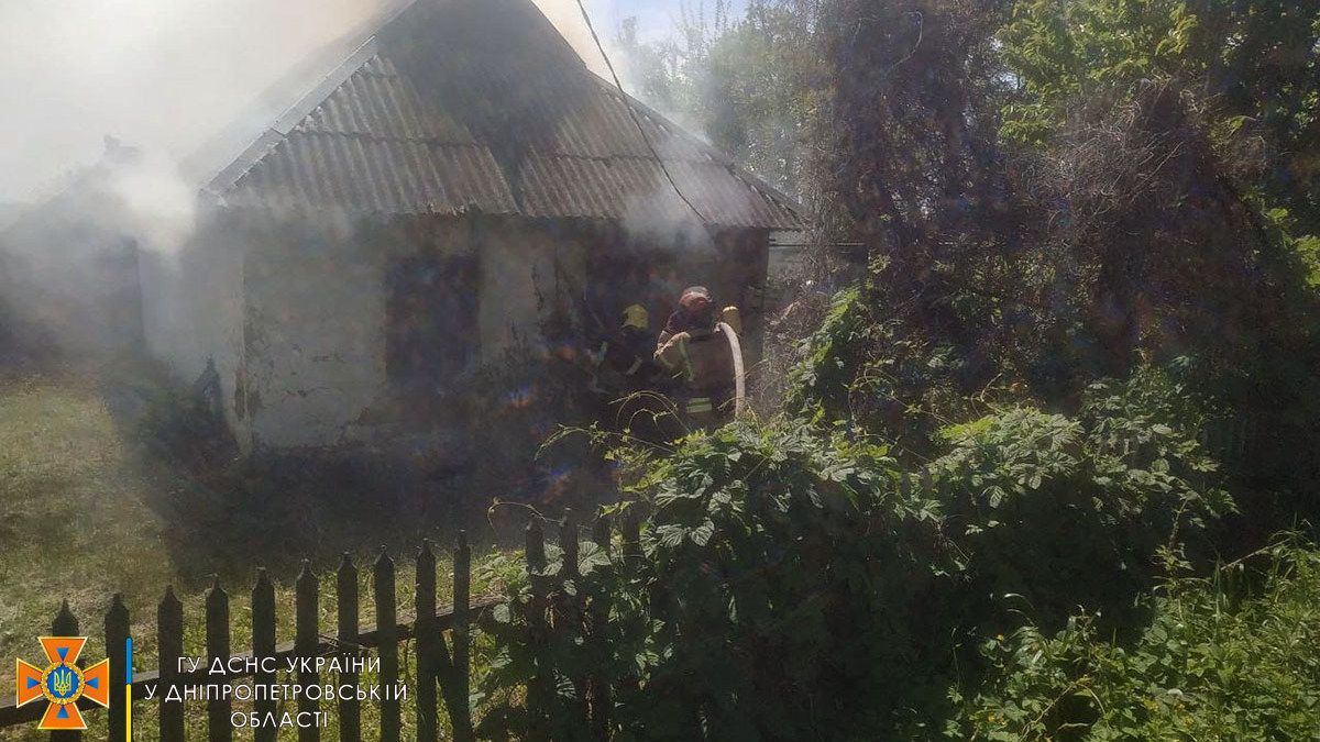 В Кривом Роге горел заброшенный дом
