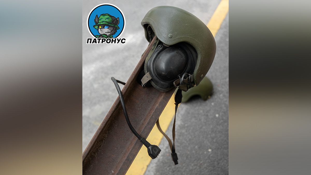 В Днепре разыгрывают бронешлемофон, снятый с головы оккупанта
