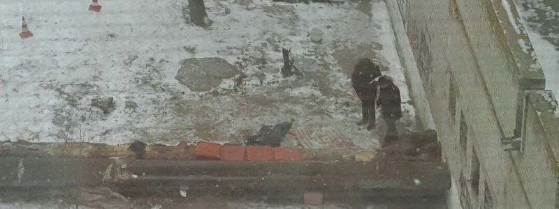 Кирпичи в голову, кровь на обуви и джинсах: шокирующие подробности убийства бездомного в Днепре (ВИДЕО)