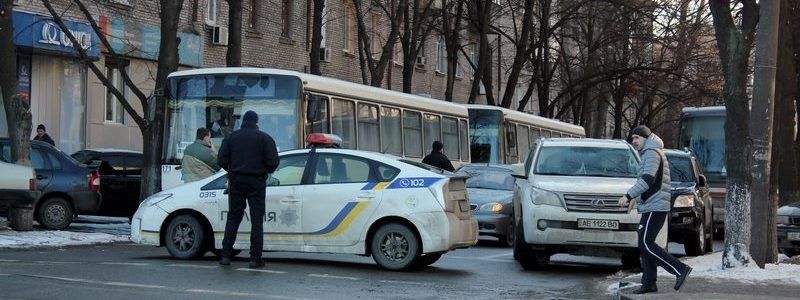 Перекрытие Набережной и пробка на Новом мосту: причины (ФОТО)