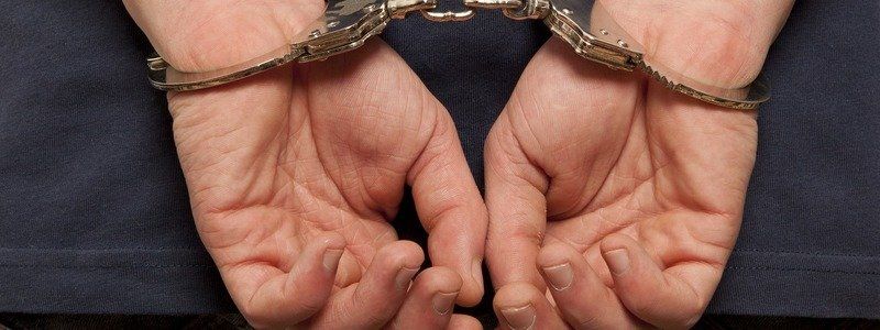 По горячим следам: патрульные Днепра поймали грабителей сразу после преступления