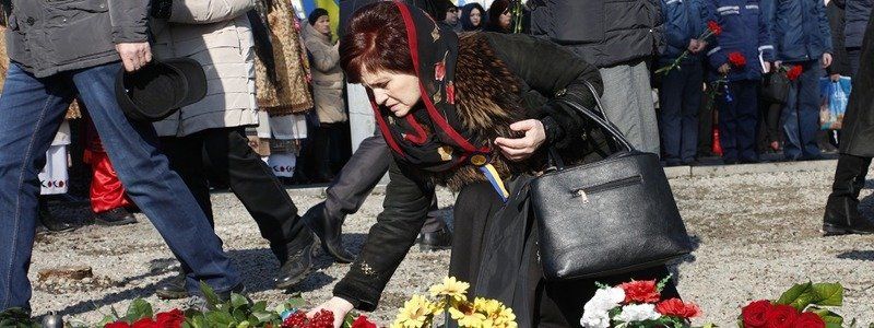В Днепре почтили память Героев Небесной Сотни (ФОТО)