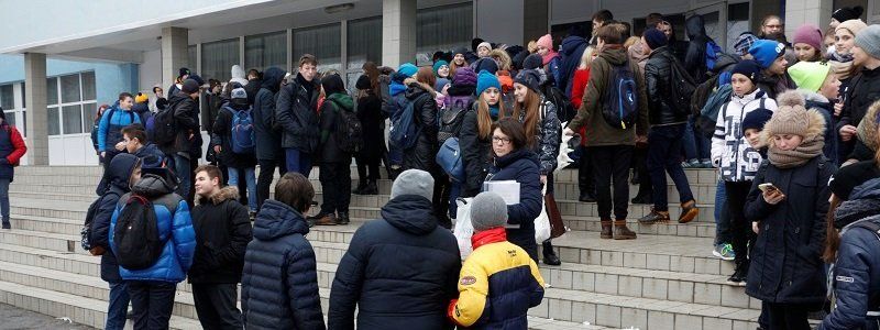 На Тополе в школе дети отравились газом: есть пострадавшие (ФОТО, ВИДЕО)