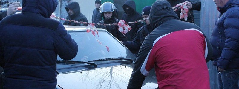 Треш, полиция и люди в масках: что происходило на проспекте Мира (ФОТО, ВИДЕО)