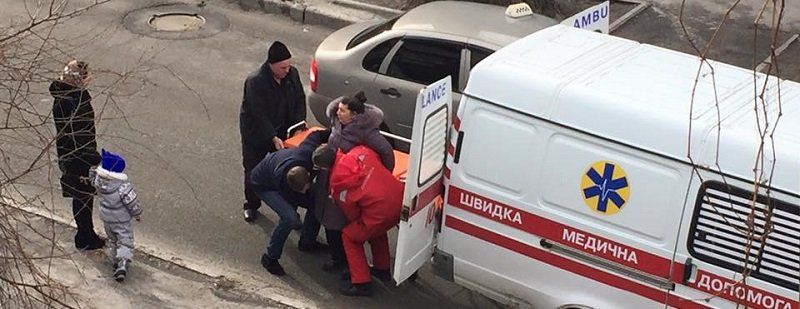 Разбитая голова и потеря памяти: из-за аварийной лестницы в планетарии Днепра сильно пострадала женщина (ФОТО)