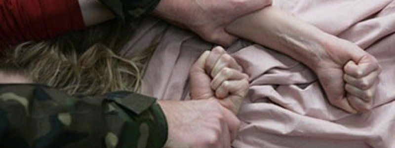 В Днепре мужчина изнасиловал девушку в киоске с шаурмой: преступник отсидит 4 года