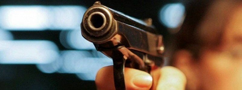 На проспекте Хмельницкого стреляли из автомобиля: злоумышленники скрылись от полиции