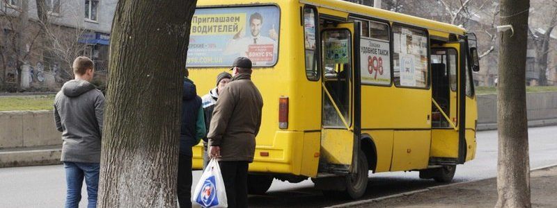 Полиция разыскивает свидетелей ДТП на Мазепы, в котором из маршрутки выпала женщина