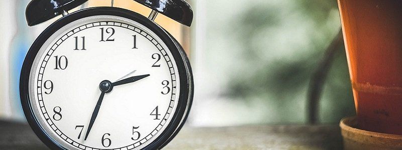 Часы на час вперед: как быстро адаптироваться к летнему времени