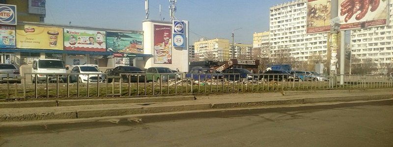 На Бульваре Славы сгорел торговый павильон "Море пива"
