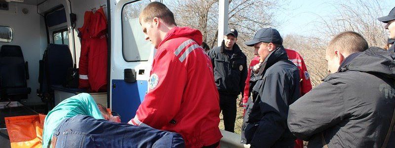 Попытка самоубийства на Кайдакском мосту: подробности с места событий
