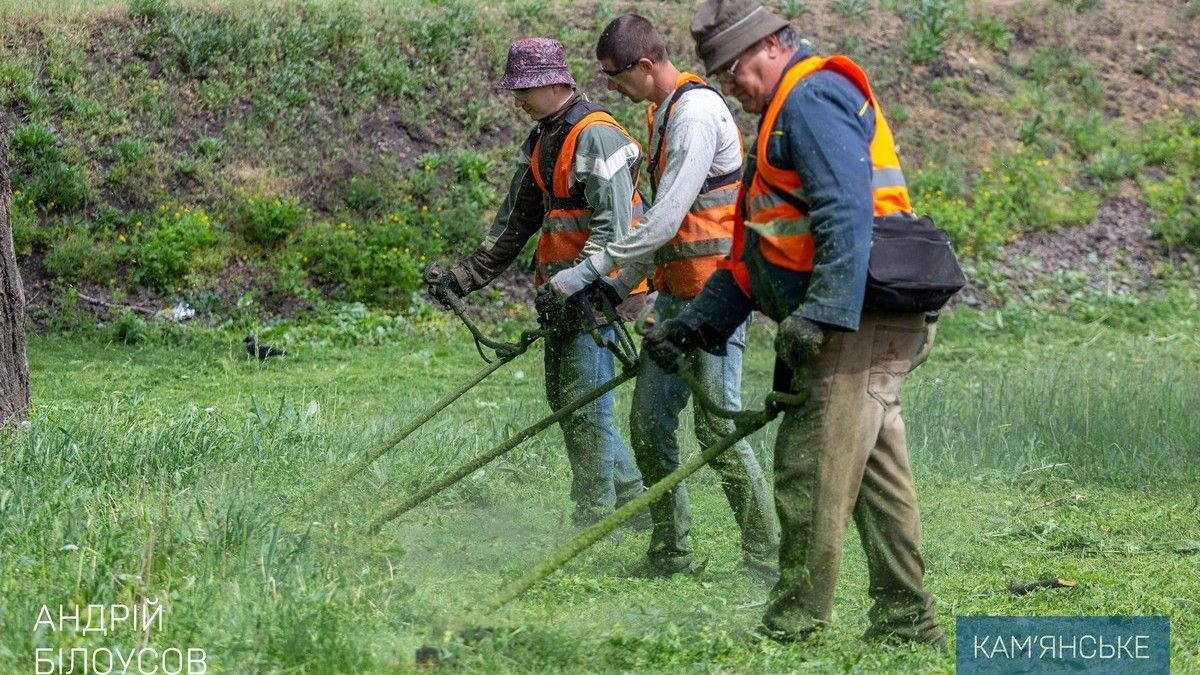 В Каменском продолжаются работы по благоустройству города
