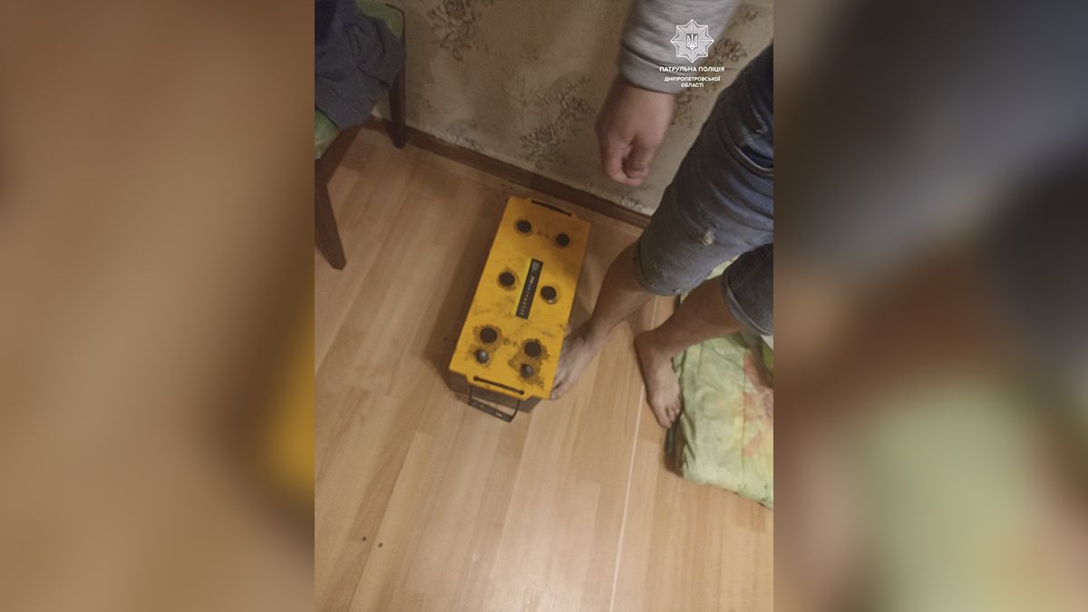 В Днепре задержали мужчину, который снимал аккумуляторы с автомобилей