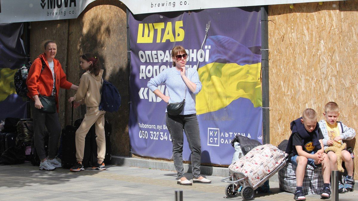 В Днепре штабу для переселенцев нужна помощь: что и куда нести