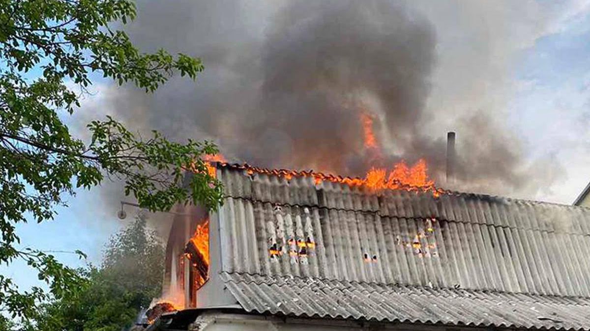 В Новокодакском районе Днепра горел жилой дом