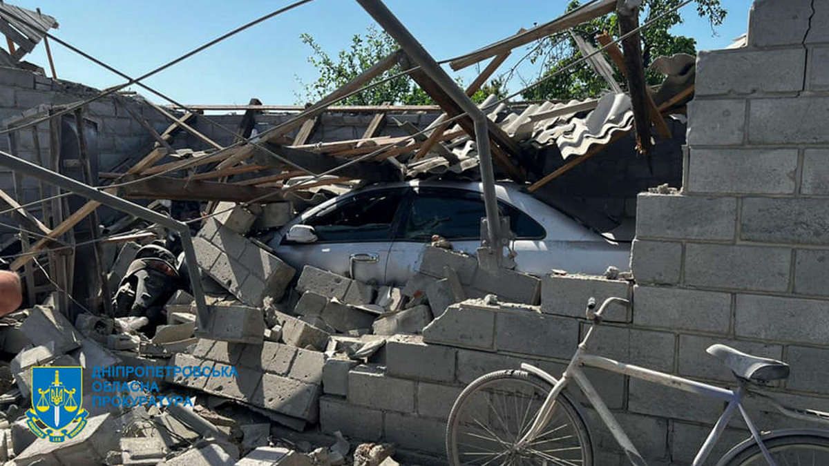 В результате обстрелов Днепропетровской области ранена женщина и ее двое детей: прокуратура начала расследование