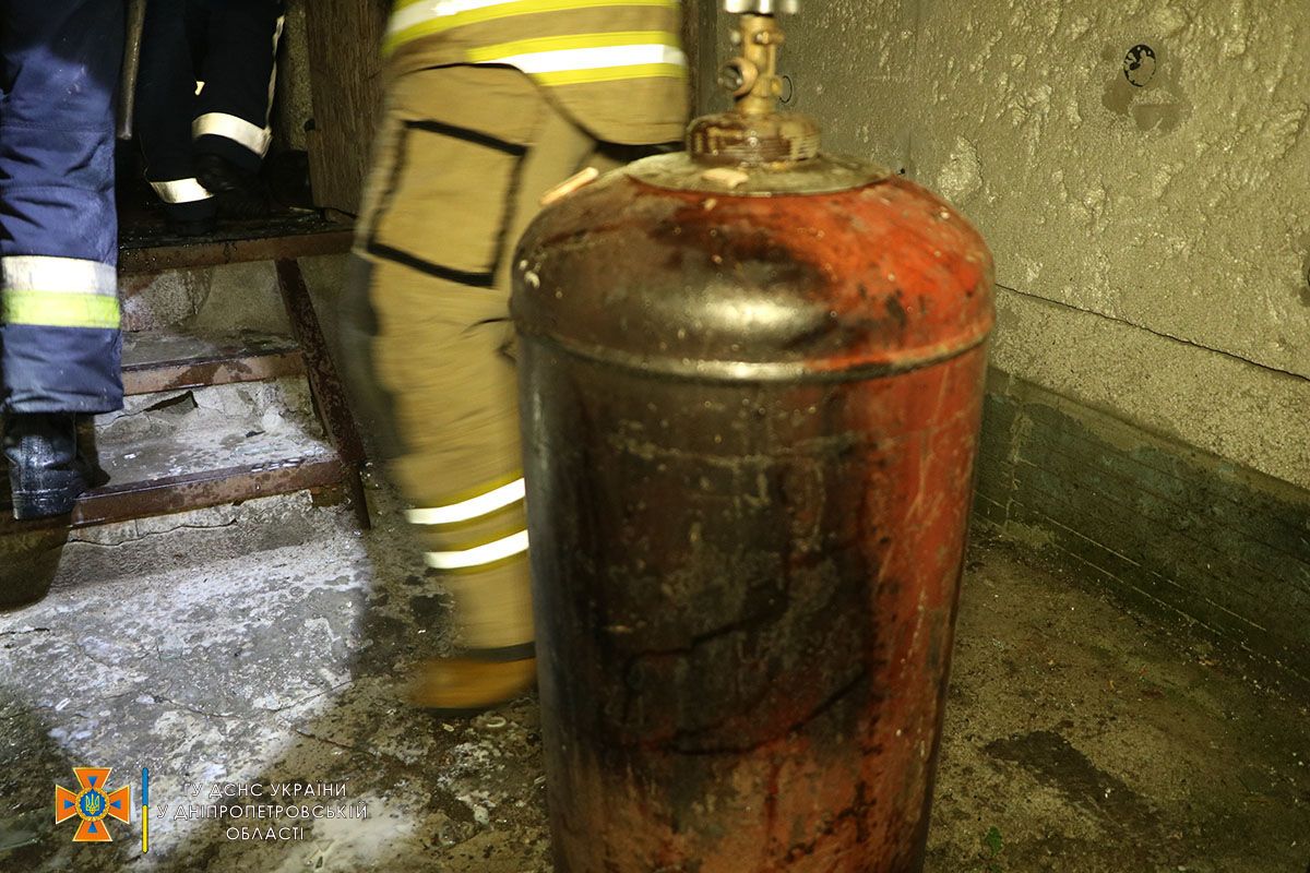 В Днепре в Шевченковском районе внутри дома загорелся газовый баллон