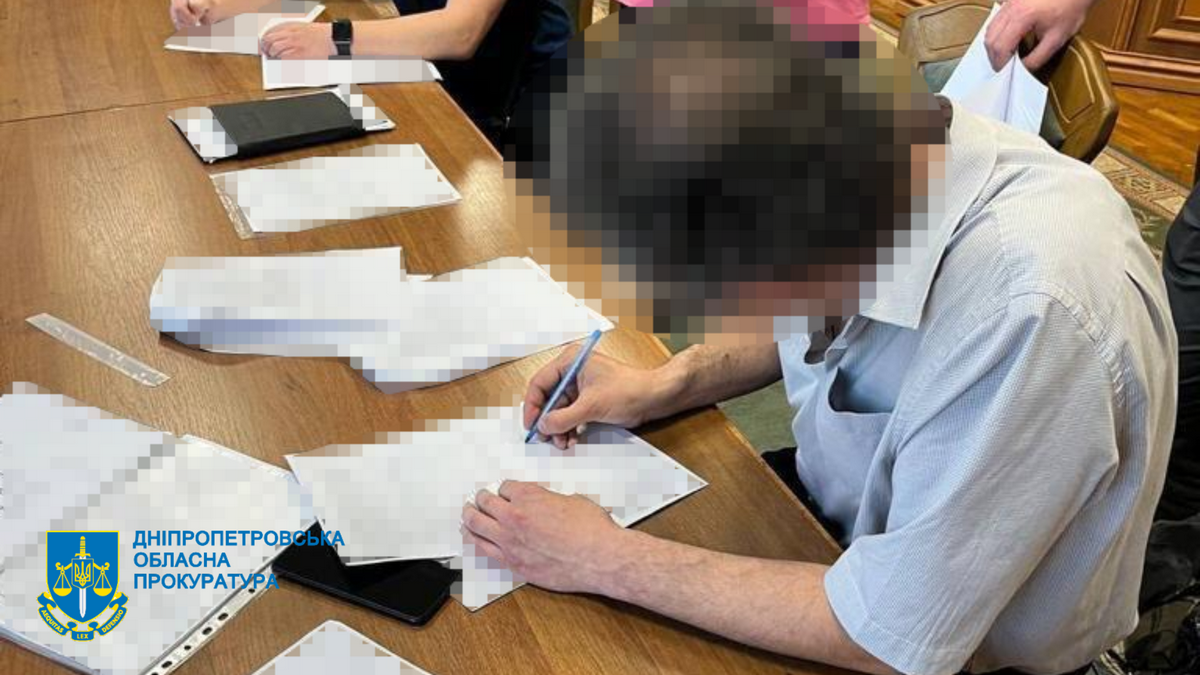 В Днепропетровской области ректор одного из вузов присвоил себе 1 миллион гривен, выделенных на ремонт