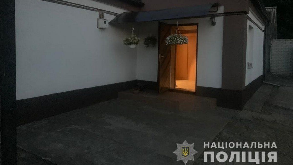 В Днепре мужчина ворвался в частный дом схватил телефон и попытался сбежать