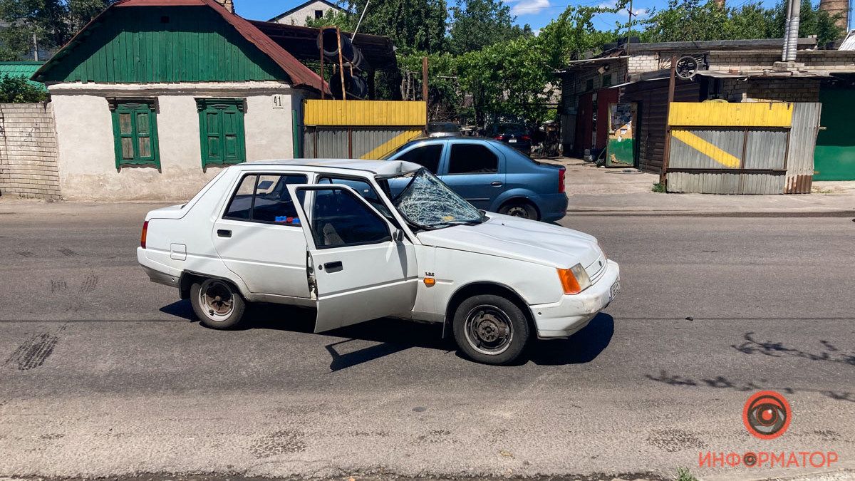 В Днепре на Любарского ЗАЗ "Таврия" сбила мужчину