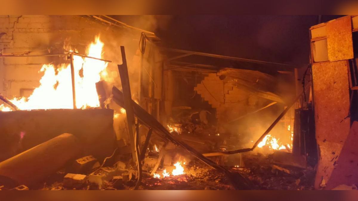 Враг обстрелял Великую Костромку из ствольной артиллерии: загорелся дом