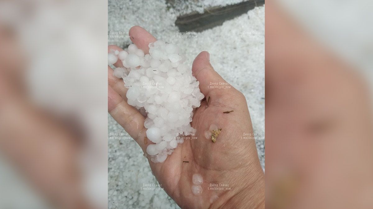 В Днепре прошел ливень с градом