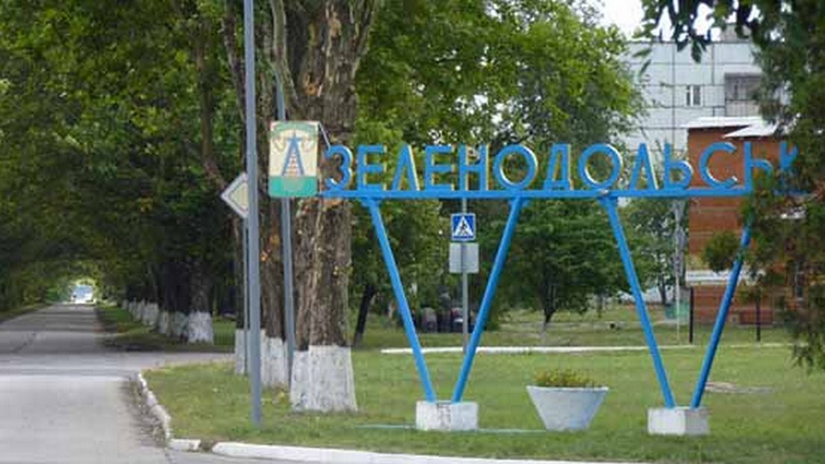В результате обстрела Зеленодольска пострадали мужчина и женщина: подробности от спасателей