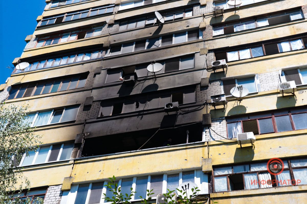 В Днепре на Тополиной горел дом: погибли собачка и 2 кота