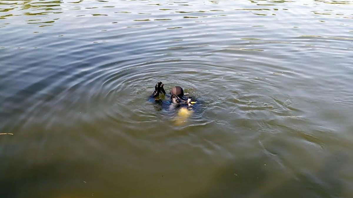 На берегу остались его вещи: в карьере на Красном Камне в Днепре водолазы нашли тело мужчины