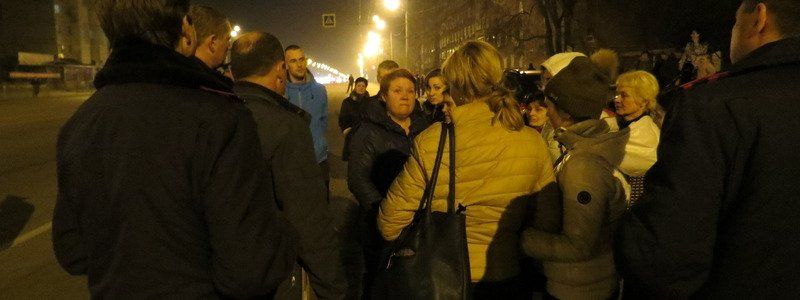 Неделя во тьме: когда жителям общежитий на Слобожанском включат свет