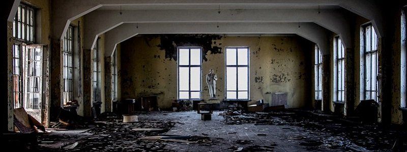 Взгляд изнутри: как сейчас выглядит заброшенный ДК Ильича