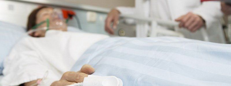 Стало известно, как себя чувствует мальчик, которому перерезали горло