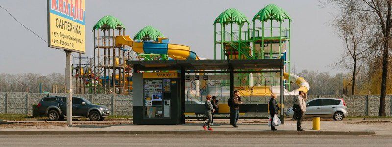 Получи ответ: законны ли сигаретные киоски на современных остановках