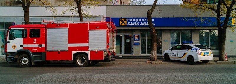 Полиция, пожарные и скорая: что происходило возле Театра оперы и балета