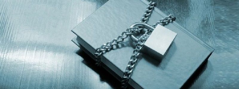 Получи ответ: какие книги запрещено ввозить в Украину