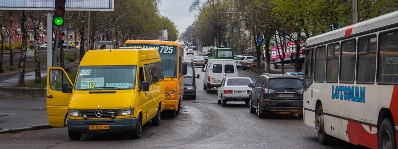 На проспекте Поля столкнулись две маршрутки