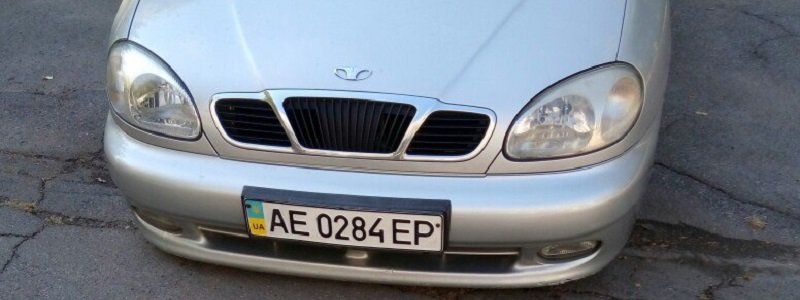 В центре Днепра угнали автомобиль среди белого дня