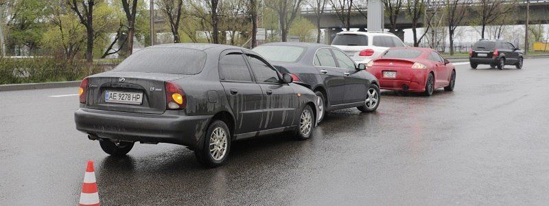 Тройное ДТП возле Кайдаксого моста: водители винят регулировщика
