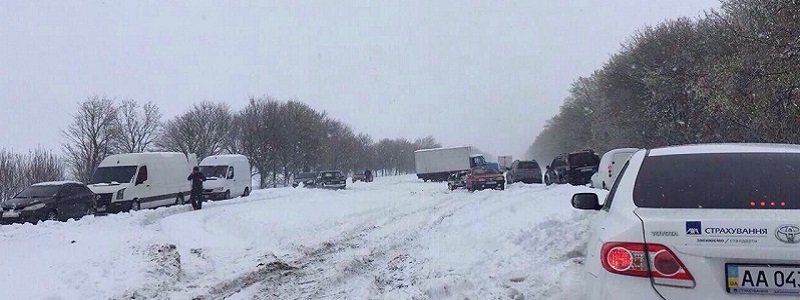 В Днепре и области полицейские усиленно дежурят на дорогах