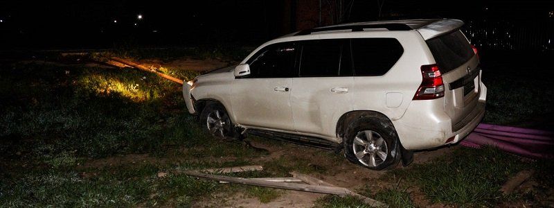 На Слобожанском проспекте водитель уснул за рулем и вылетел с дороги