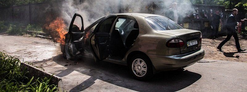На проспекте Богдана Хмельницкого горел автомобиль