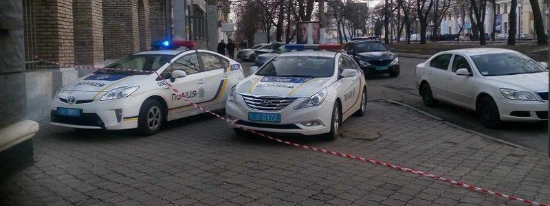 На Бульваре Славы наркоман забаррикадировался с гранатой и обещал взорвать квартиру