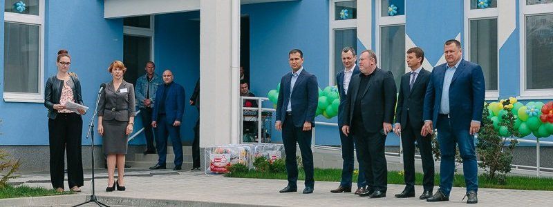 Борис Филатов и Валентин Резниченко открыли новый современный детсад на ж/м Левобережный-3