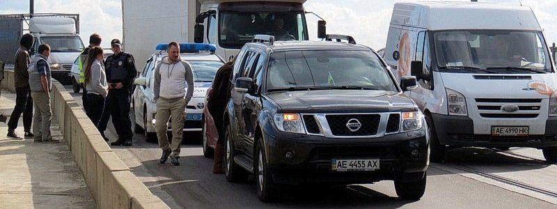 ДТП на Старом мосту: образовалась пробка
