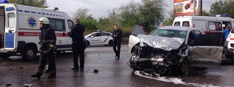 ДТП на Набережной Заводской: от столкновения с Nissan загорелся Lexus