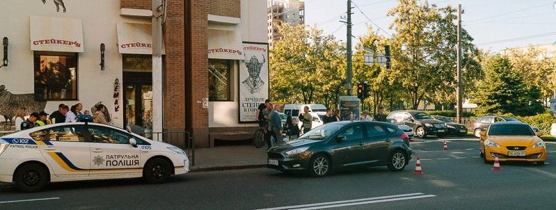 ДТП на проспекте Яворницкого: Hyundai въехал в Ford