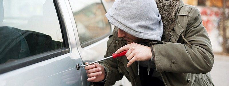В центре Днепра угнали автомобиль