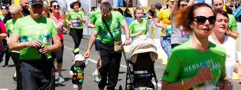 Семейный спорт: в рамках Interpipe Dnipro Half Marathon 2017 прошел забег Family Run