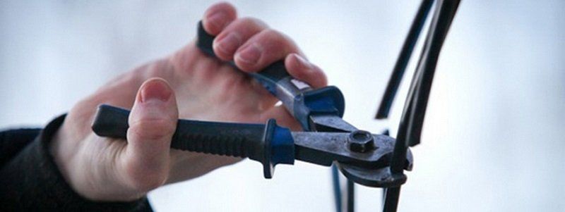 Пойман с поличным: вора кабеля задержали в момент преступления