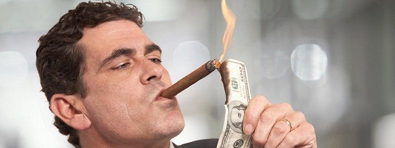 В Украине "спустили в унитаз" 42 миллиарда гривен